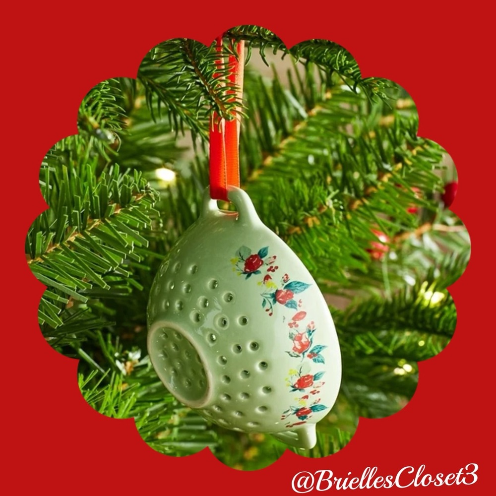 2020 RARE 🌸 New The Pioneer
Woman Colander Christmas Ornament - Teal Rose Design